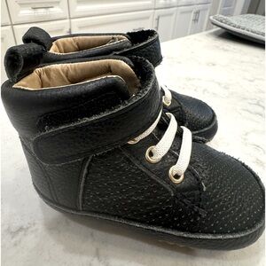 Little Bipsy booties shoes black leather infant size 3.